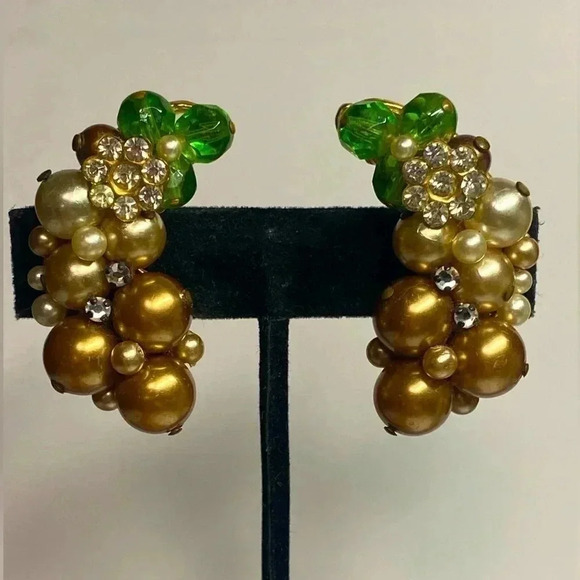 GORGEOUS VINTAGE CLIP ON EARRINGS - Picture 1 of 11
